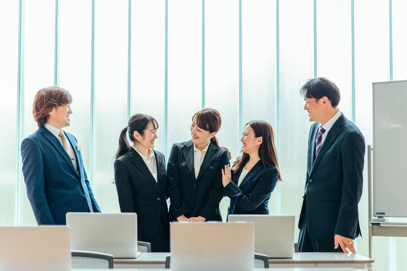 そもそも会社で新年会をする目的は？